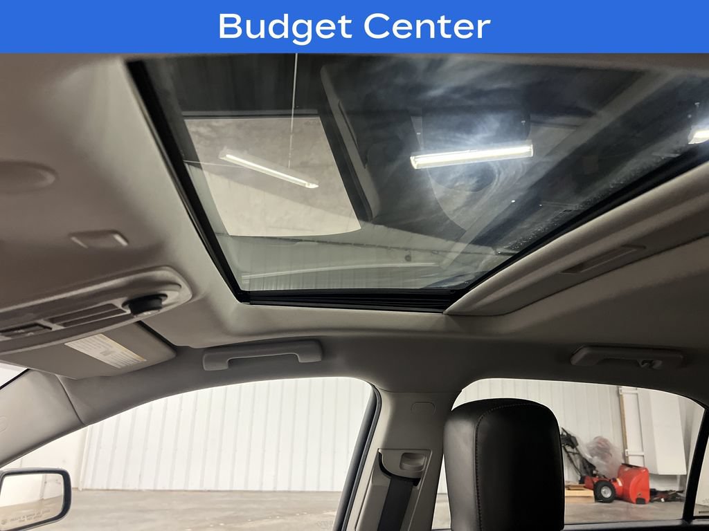 Used 2017 Chevrolet Equinox Premier w/ Enhanced Convenience Package FWD image 26