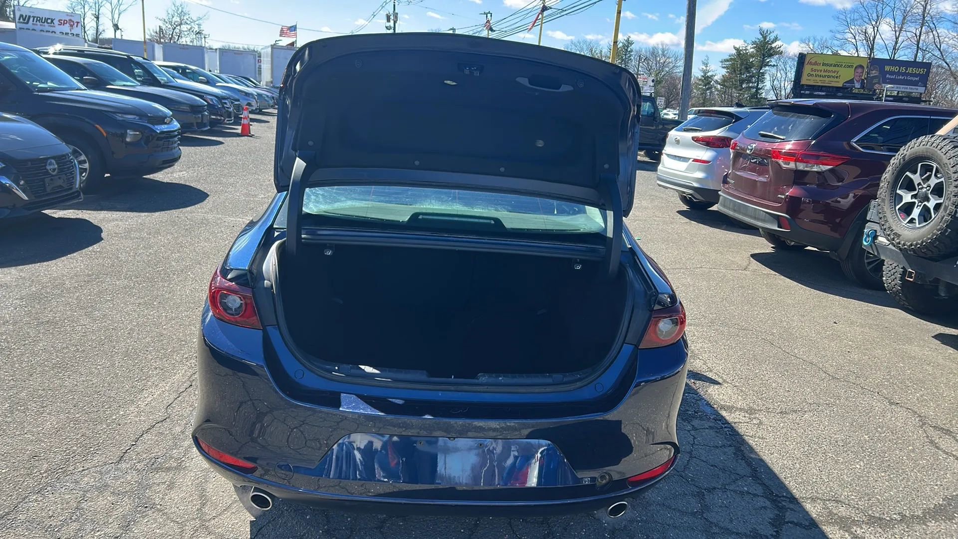 Used 2022 MAZDA MAZDA3 2.0 Sedan 4D image 16