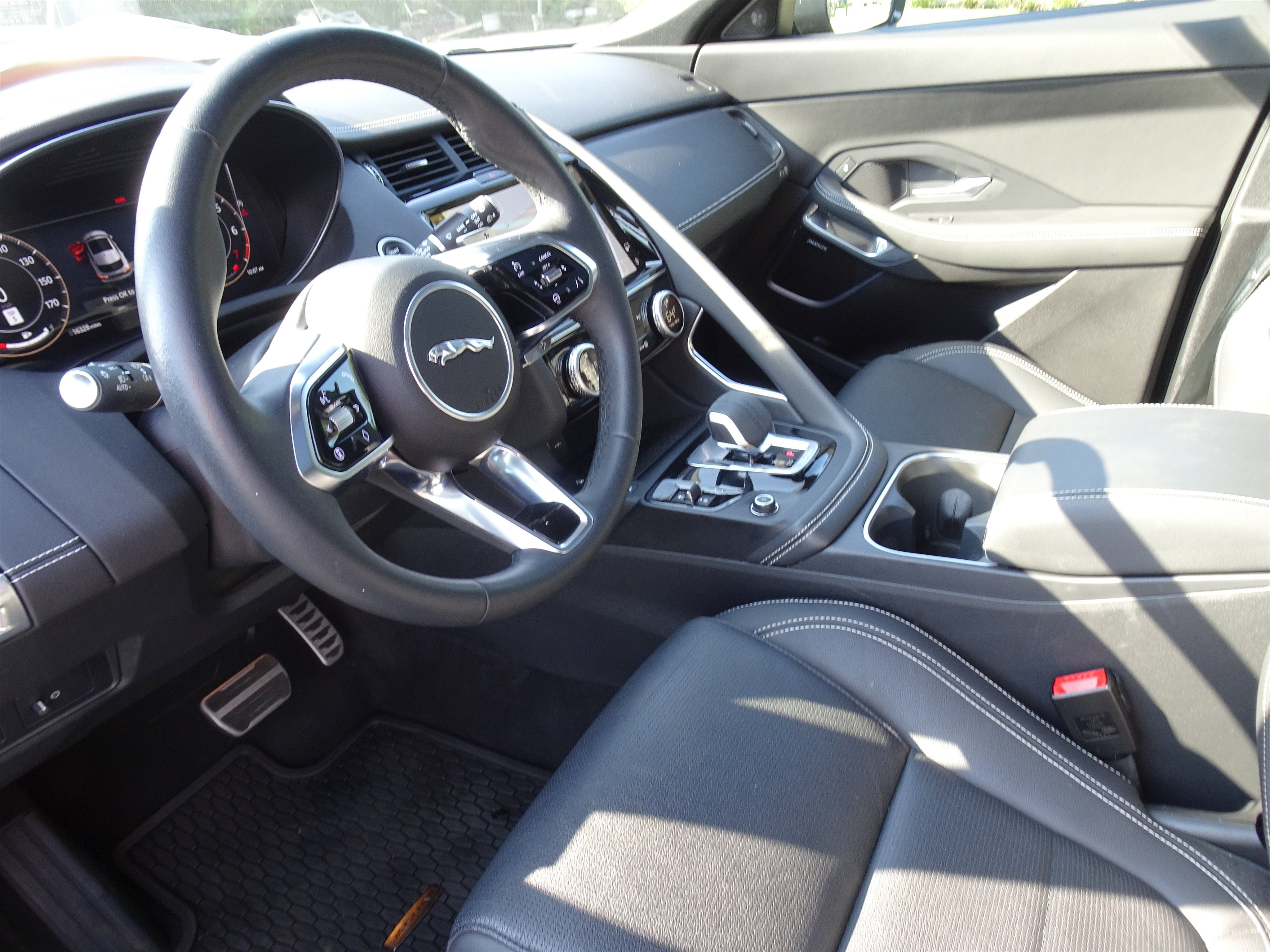 Certified 2024 Jaguar E-PACE R-Dynamic SE AWD/4WD image 17