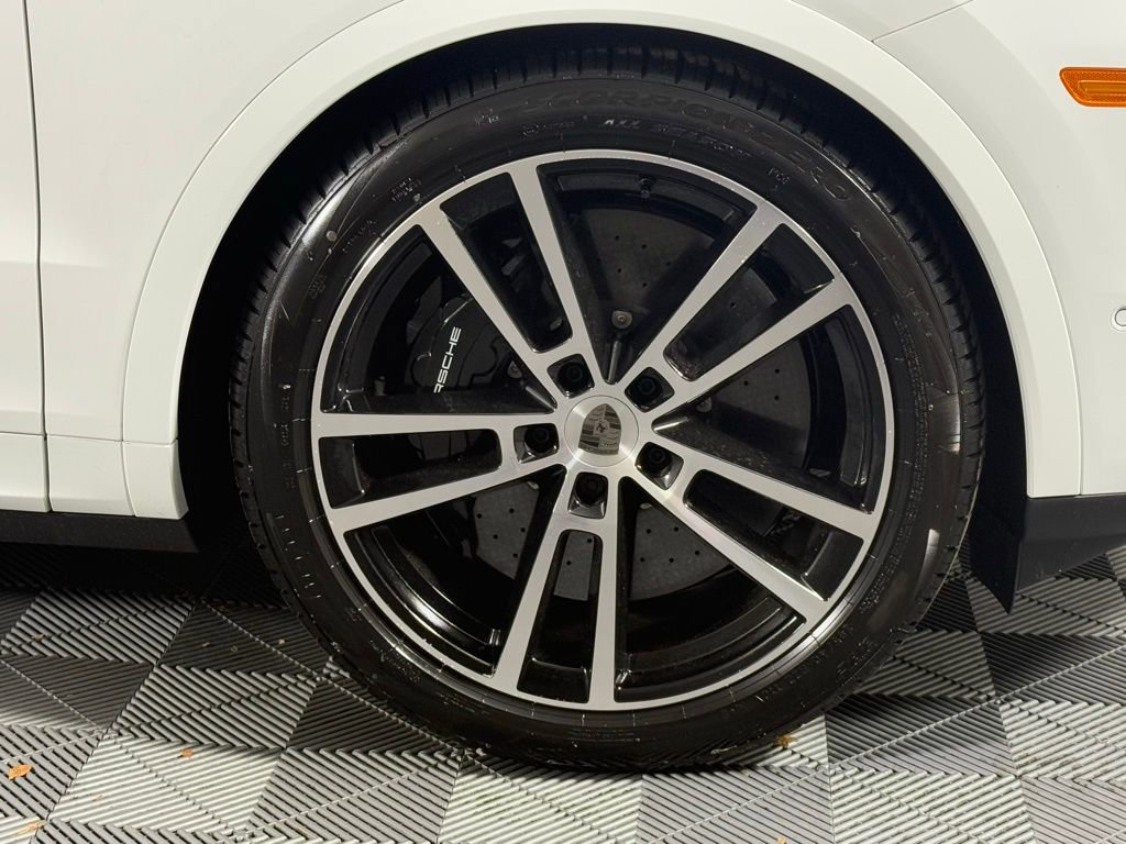 New 2025 Porsche Cayenne Turbo image 12