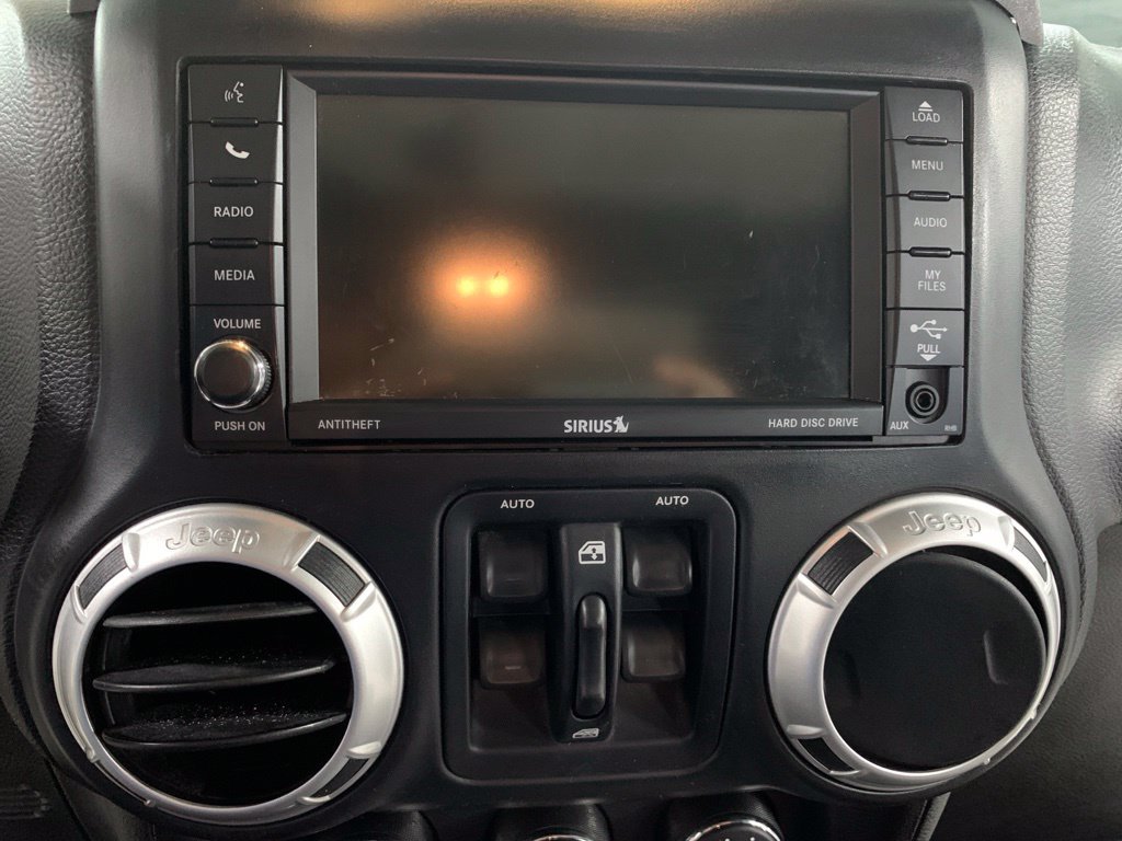 Used 2013 Jeep Wrangler Unlimited Sahara w/ Dual Top Group AWD/4WD image 22