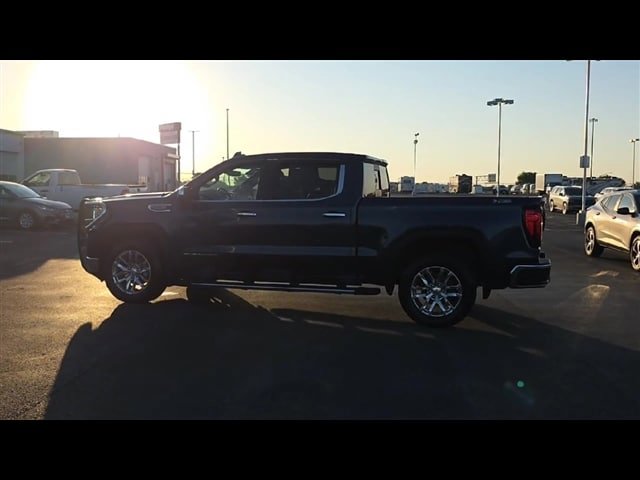 Used 2021 GMC Sierra 1500 SLT w/ SLT Premium Plus Package AWD/4WD image 6
