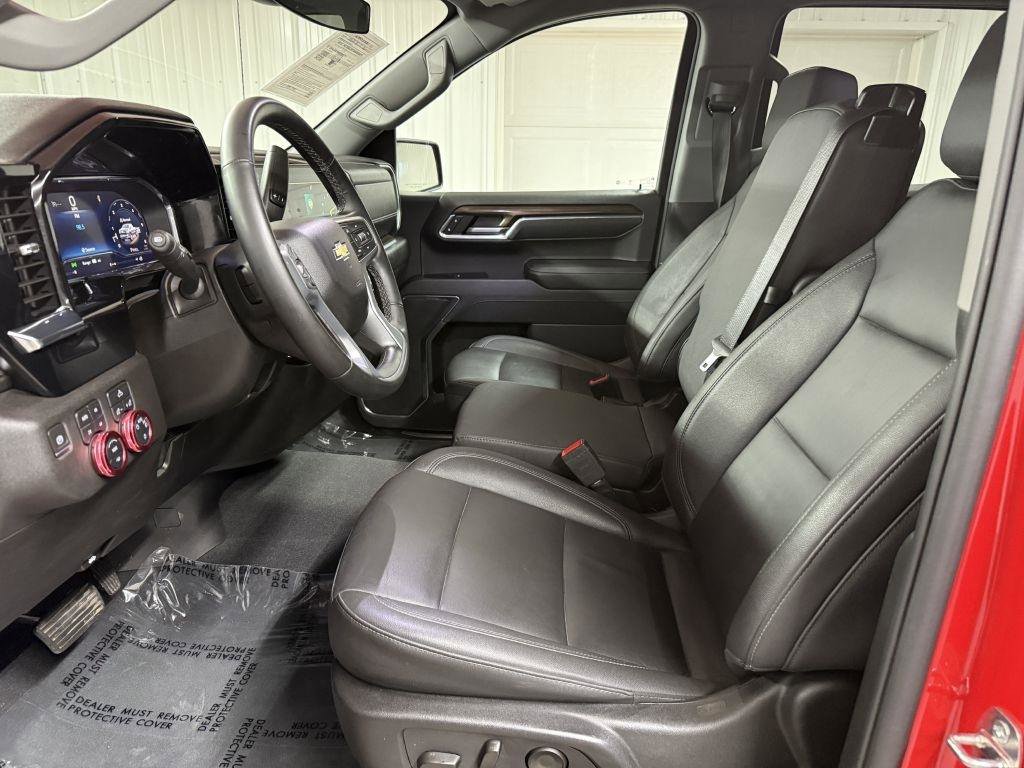 Used 2024 Chevrolet Silverado 1500 LT w/ Z71 Off-Road Package image 13