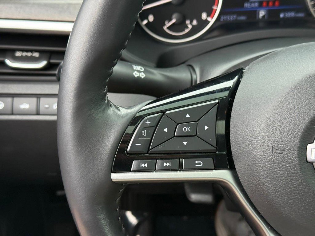 Used 2023 Nissan Altima 2.5 SL AWD/4WD image 21