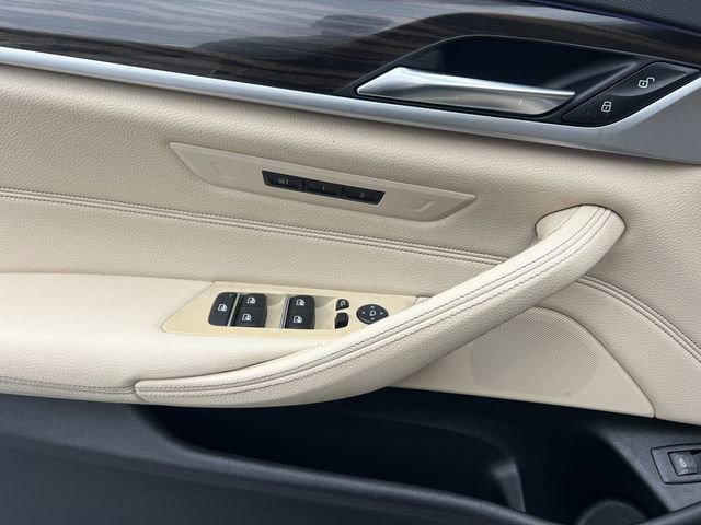 Used 2020 BMW 530i w/ Convenience Package image 11