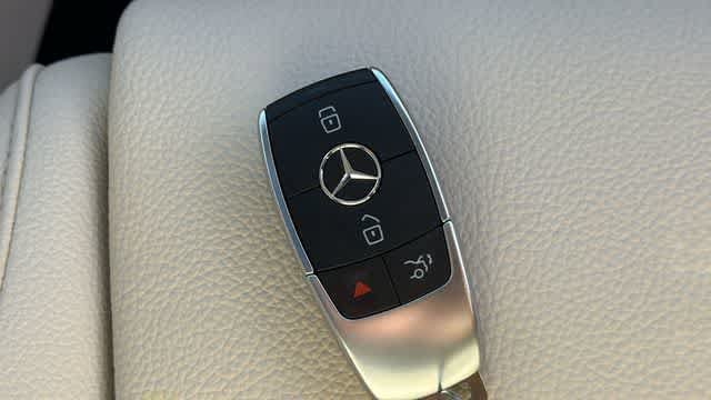 Certified 2025 Mercedes-Benz GLB 250 4MATIC image 36