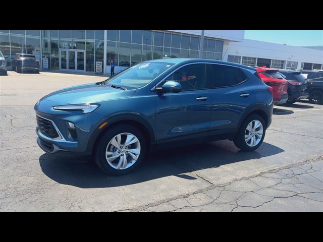 Used 2024 Buick Encore GX Preferred w/ Comfort Package FWD image 4