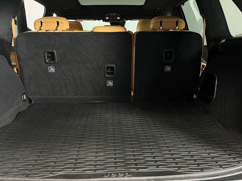 Used 2024 Jeep Grand Cherokee Summit image 32