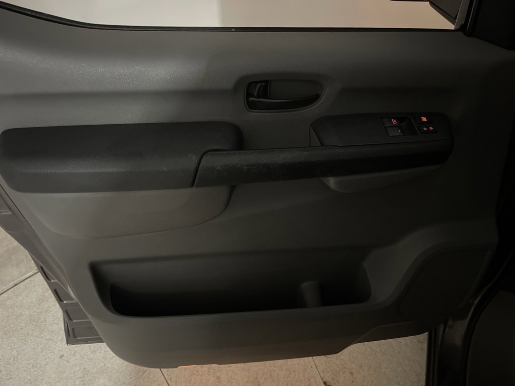 Used 2014 Nissan NV 3500 SL w/ Technology Package image 17