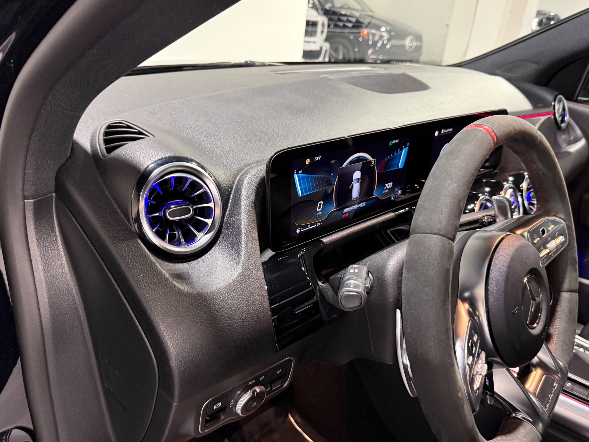 Used 2022 Mercedes-Benz GLA 35 AMG 4MATIC w/ Premium Package Lite image 31