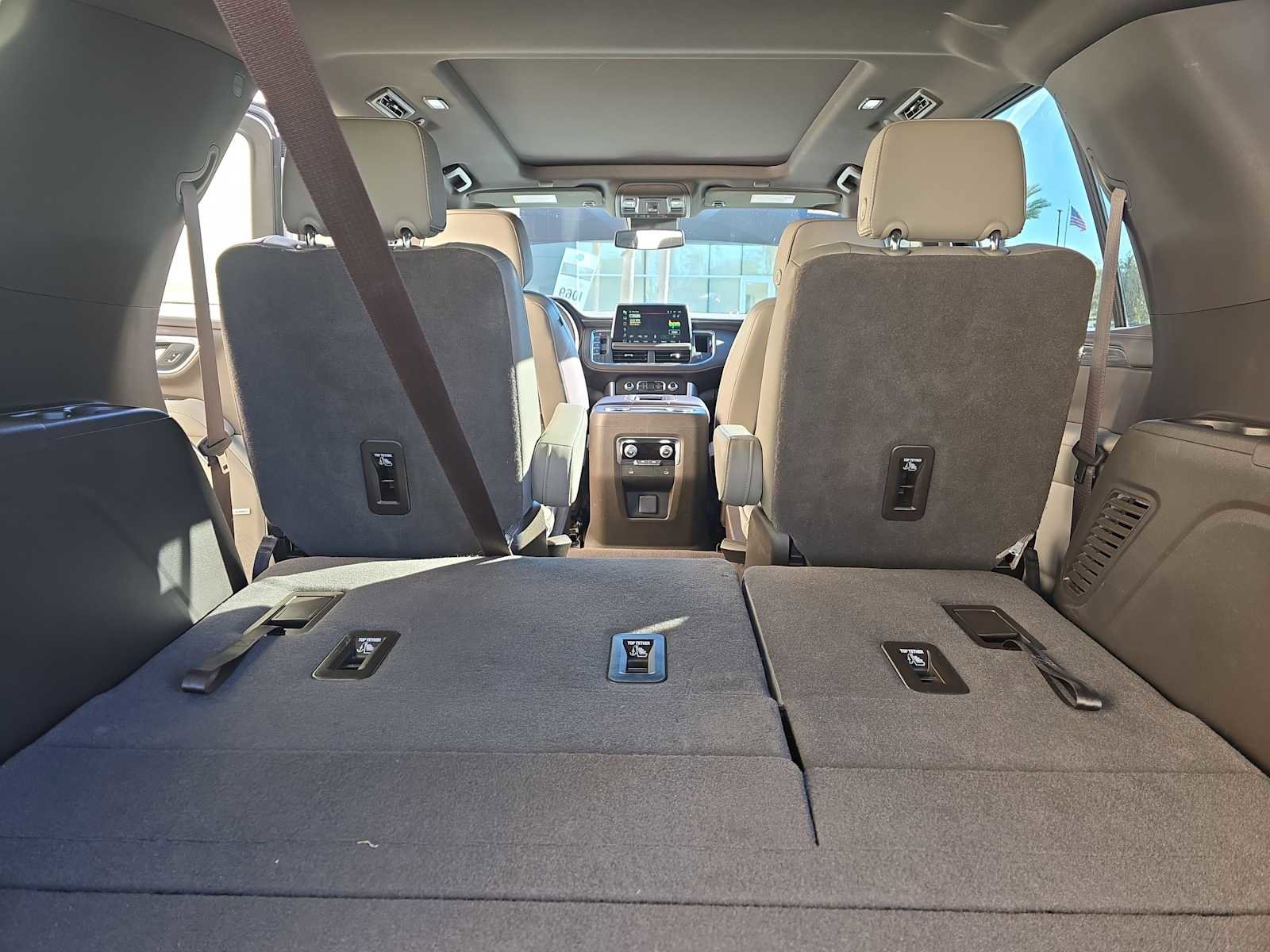 Used 2023 GMC Yukon SLT image 8