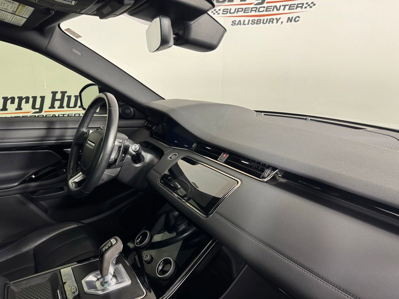 Used 2020 Land Rover Range Rover Evoque R-Dynamic SE image 33