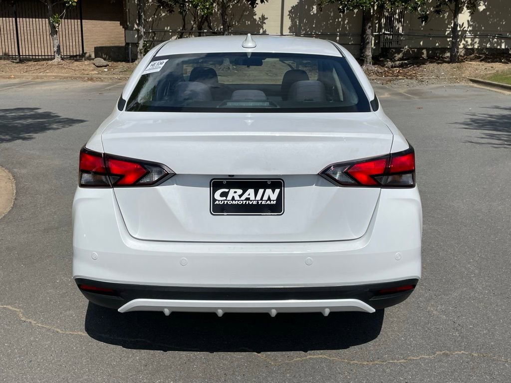 Used 2022 Nissan Versa SV image 6