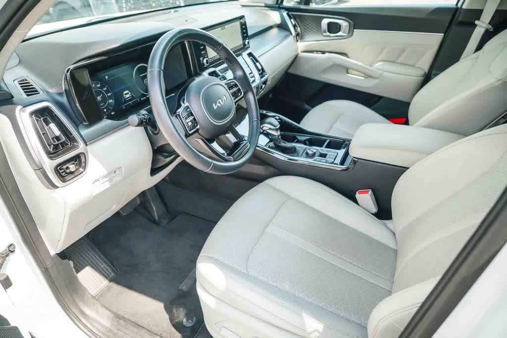 Certified 2023 Kia Sorento SX AWD/4WD image 16