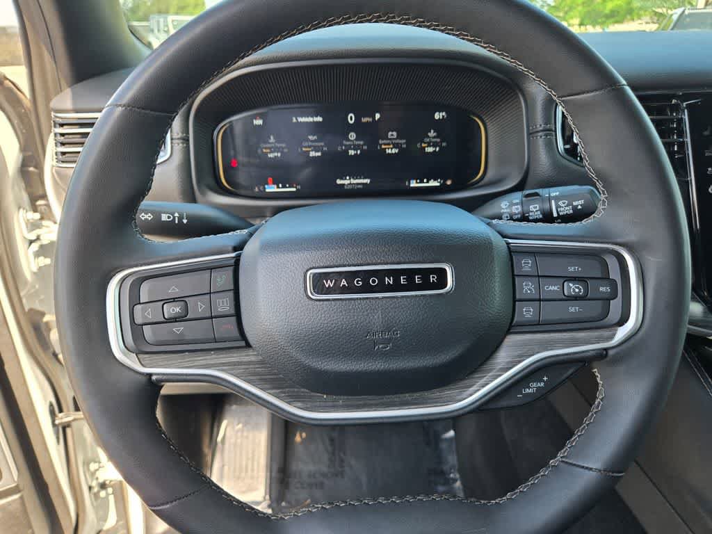 Used 2024 Jeep Wagoneer L Series II RWD image 22