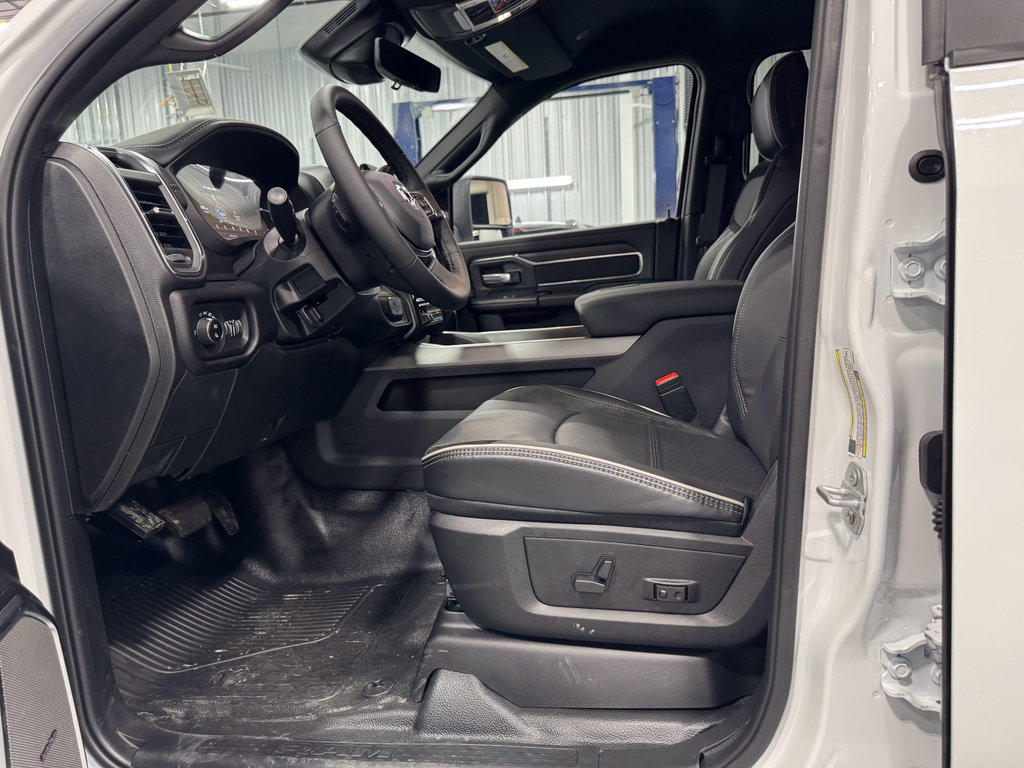 New 2025 RAM 4500 4x4 Crew Cab DRW w/ Laramie Trim Package image 3