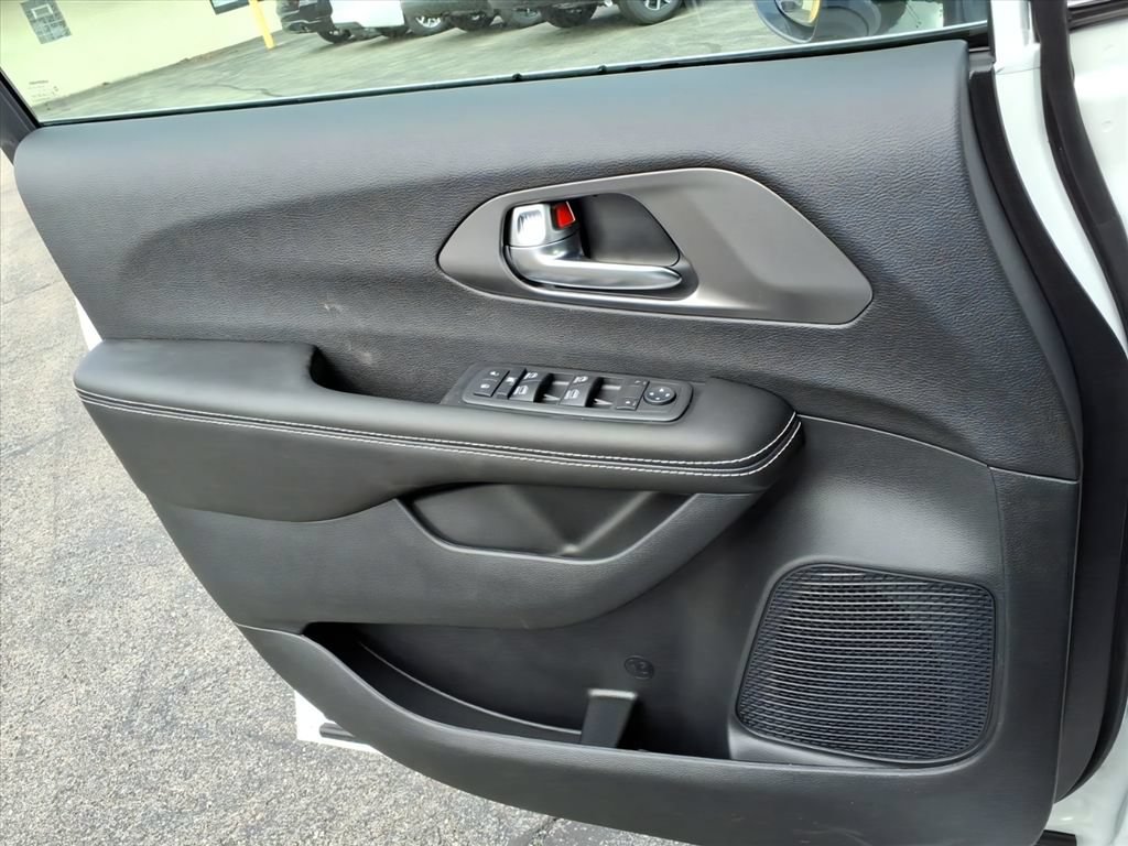 New 2026 Chrysler Voyager LX FWD image 15