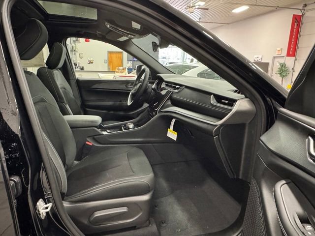 New 2026 Jeep Grand Cherokee Laredo X image 14