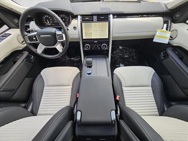 Certified 2025 Land Rover Discovery S AWD/4WD image 14