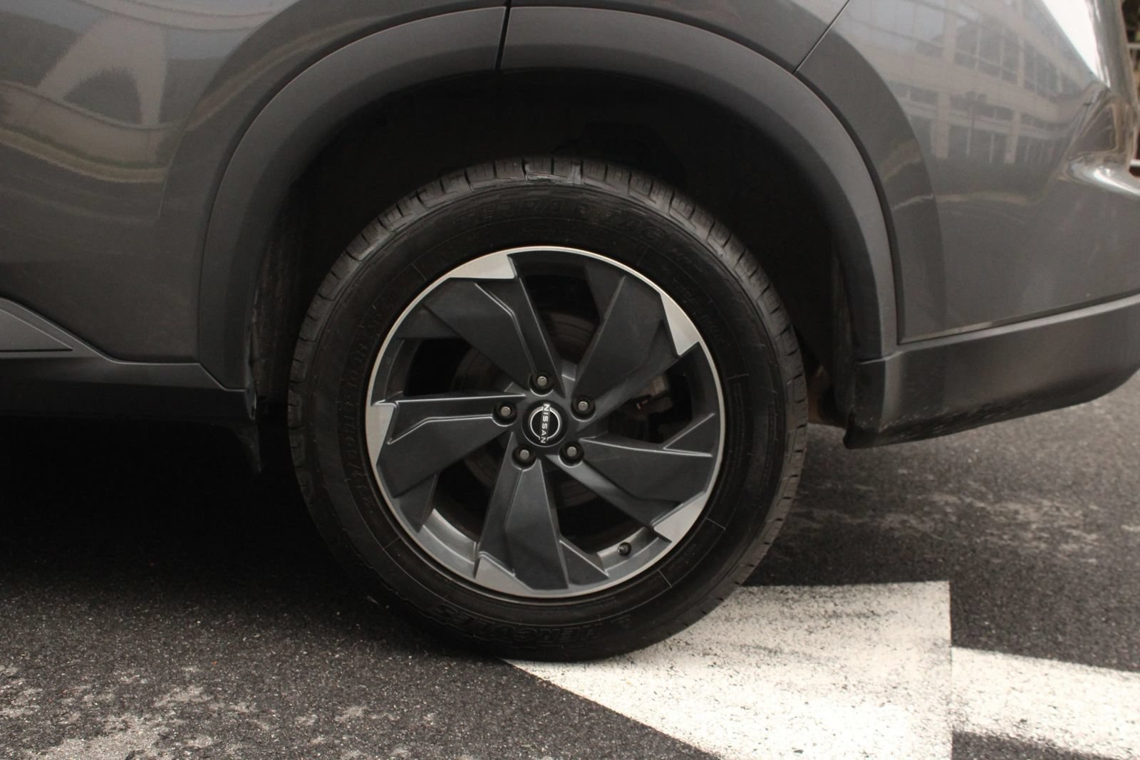 Used 2025 Nissan Rogue SV AWD/4WD image 10