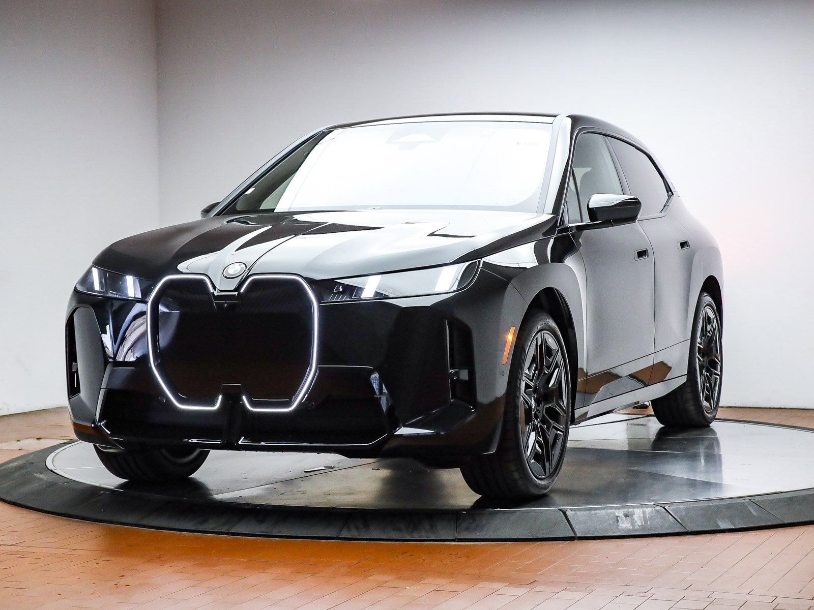 New 2026 BMW iX xDrive45 w/ M Sport Package image 1