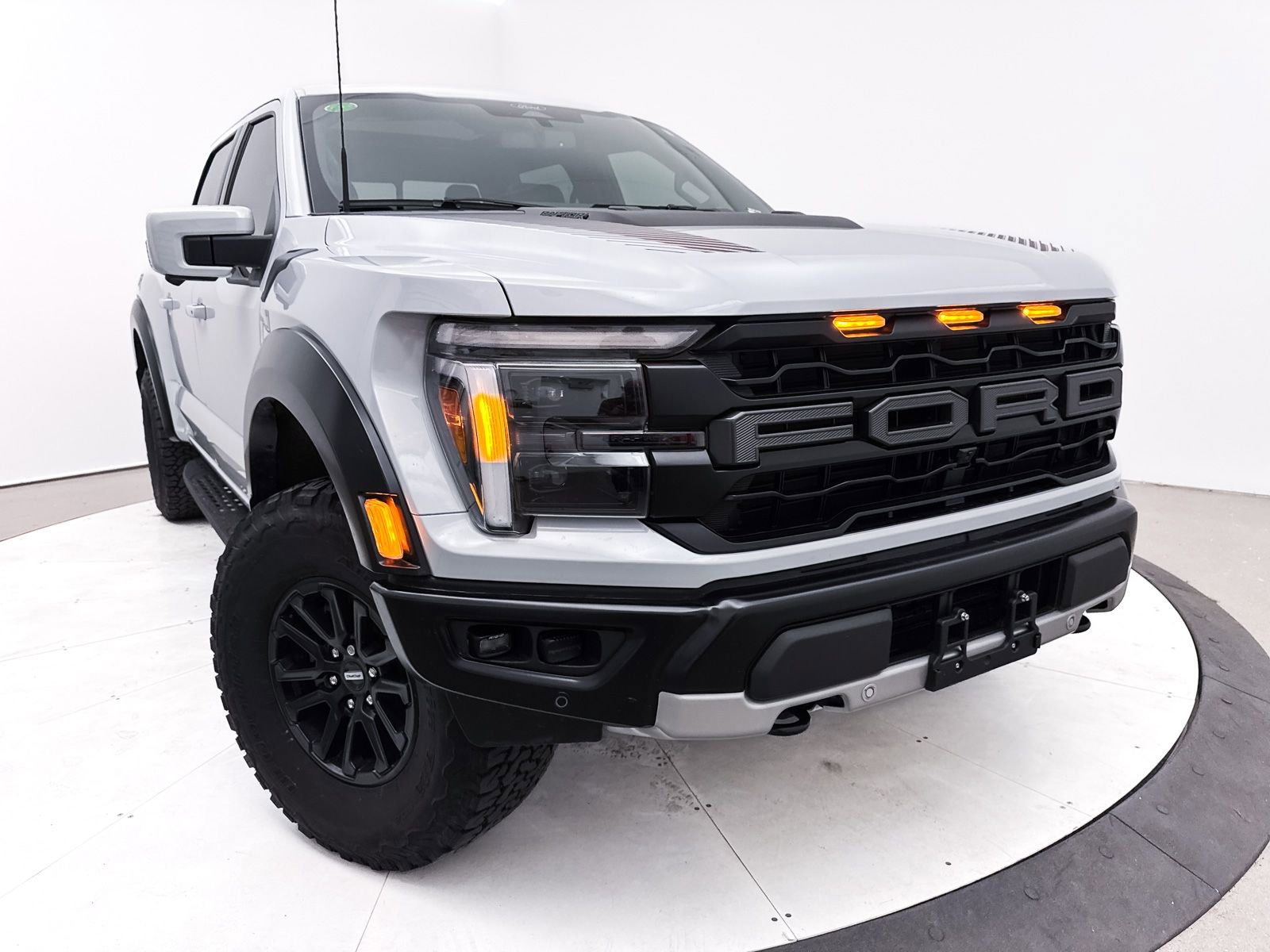 Used 2025 Ford F150 Raptor image 7