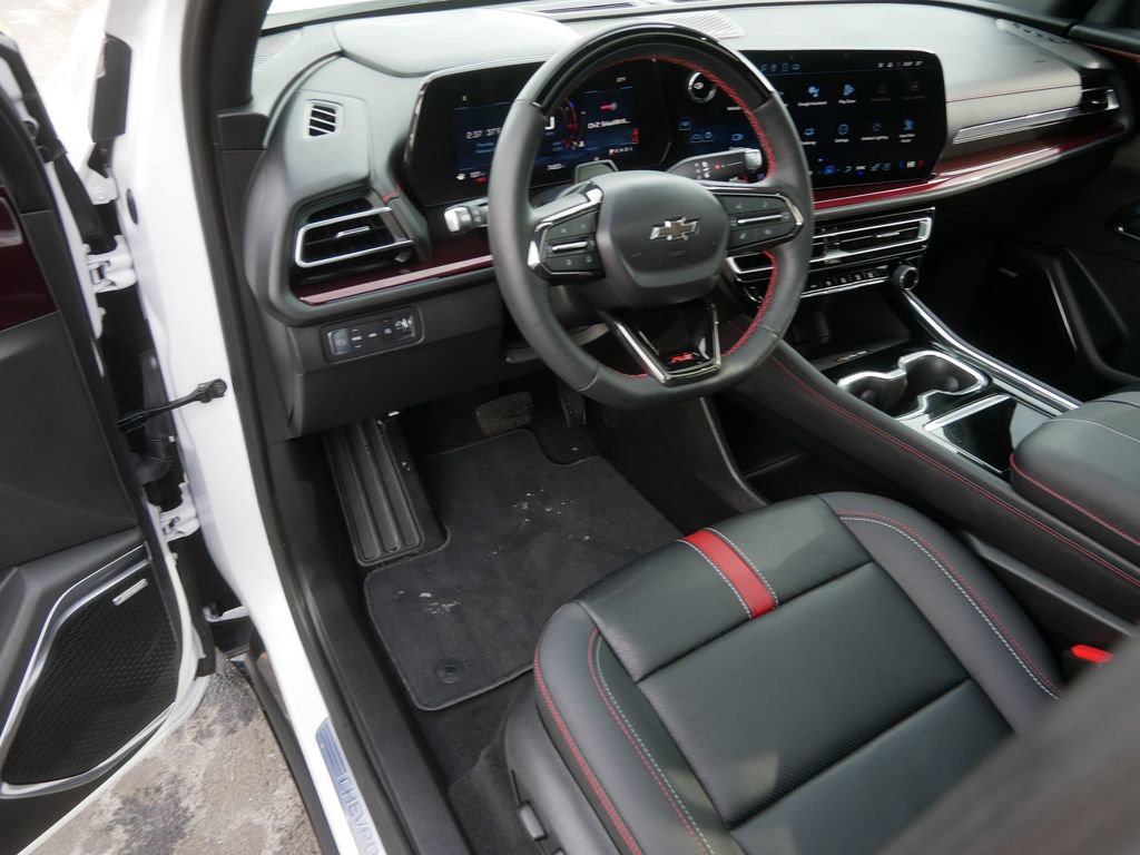 Certified 2025 Chevrolet Traverse RS w/ LPO, Floor Liner Package image 12