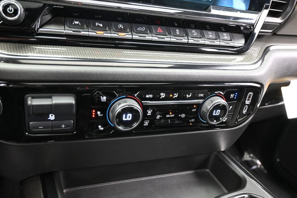 Used 2023 Chevrolet Silverado 1500 ZR2 w/ Technology Package AWD/4WD image 28