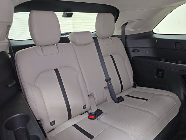 Used 2024 MAZDA CX-90 Plug-In Hybrid w/ Preferred AWD/4WD image 4