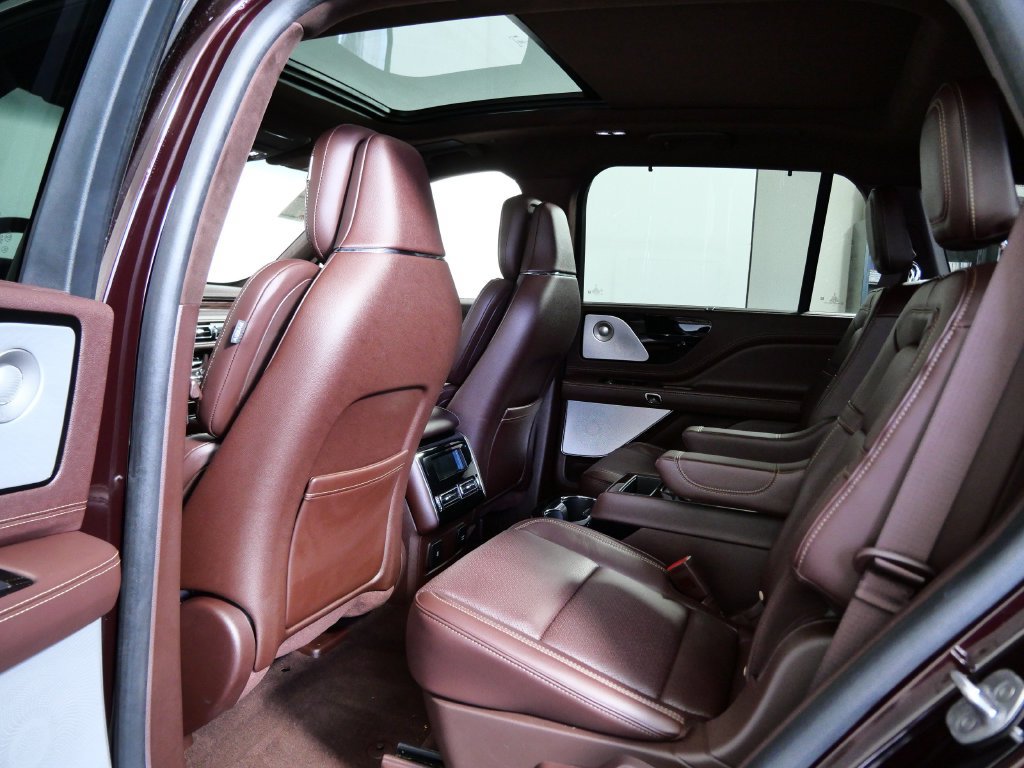 Certified 2023 Lincoln Aviator Black Label w/ Dynamic Handling Package AWD/4WD image 13