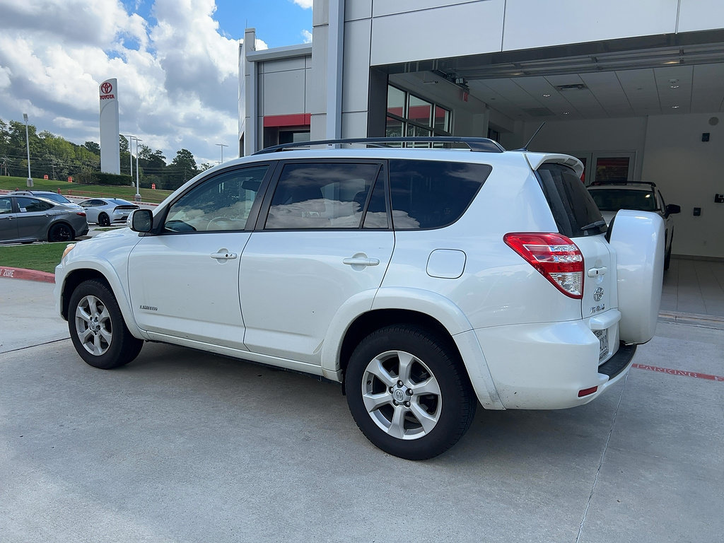 Used 2011 Toyota RAV4 Limited w/ Limited Extra Value Pkg AWD/4WD image 4