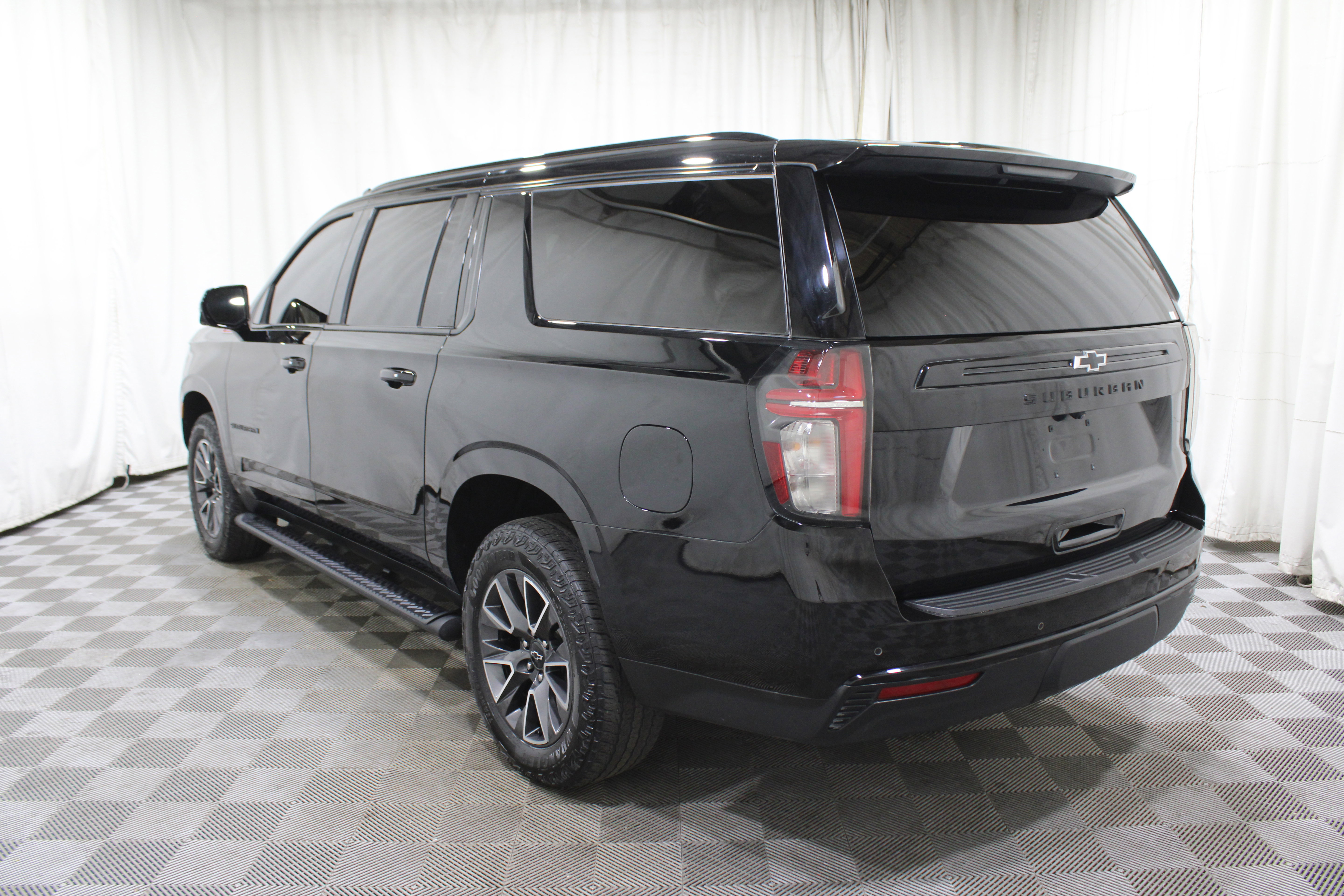 Used 2024 Chevrolet Suburban Z71 w/ Luxury Package image 37