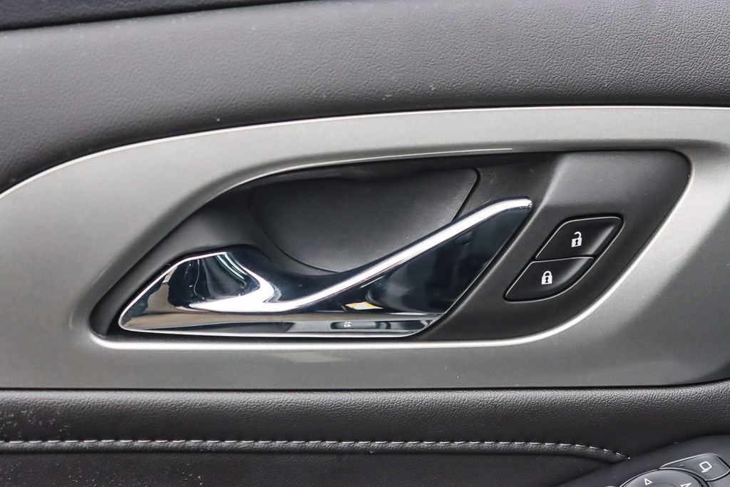 Used 2022 Chevrolet Traverse LT image 47