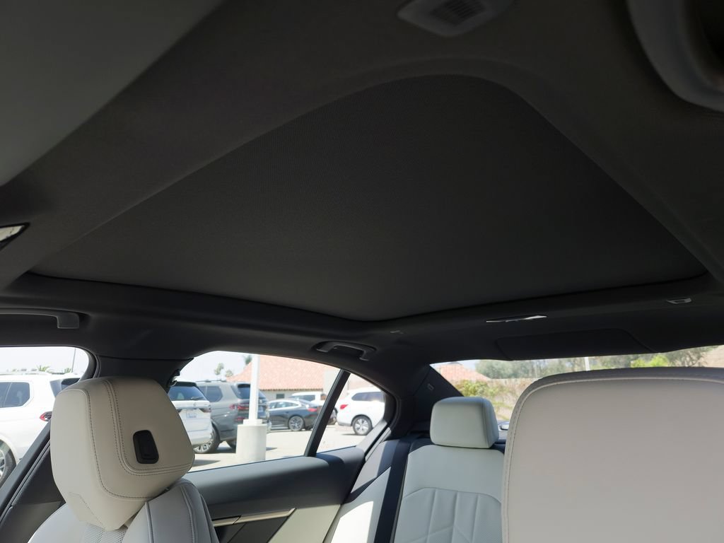 New 2027 BMW i5 eDrive40 w/ M Sport Package RWD image 14