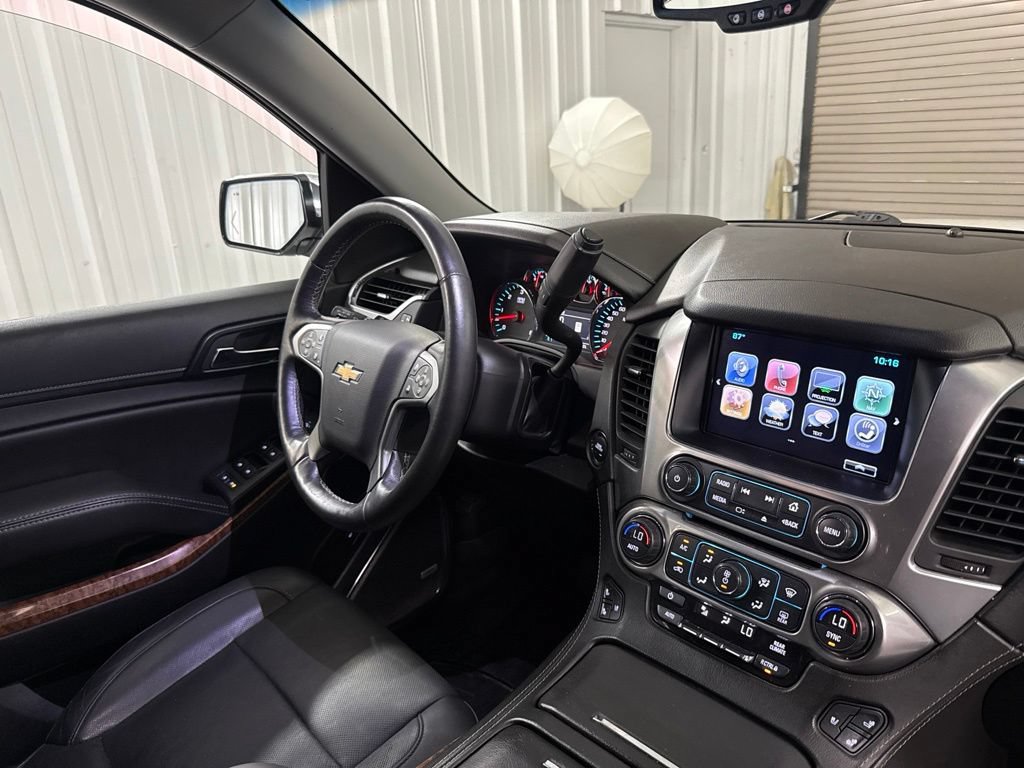 Used 2018 Chevrolet Suburban Premier AWD/4WD image 25