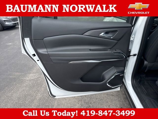 New 2025 Chevrolet Traverse LT w/ Enhanced Driving Package FWD image 31