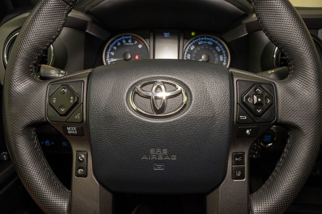 Used 2020 Toyota Tacoma TRD Off-Road w/ TRD Premium Off Road Package image 18