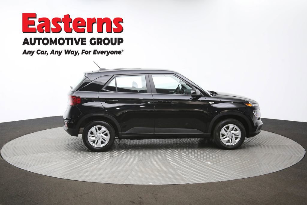 Used 2025 Hyundai Venue SE image 44