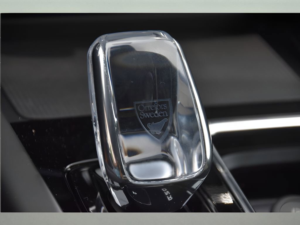 Certified 2026 Volvo XC60 B5 Core w/ Protection Package Premier image 38