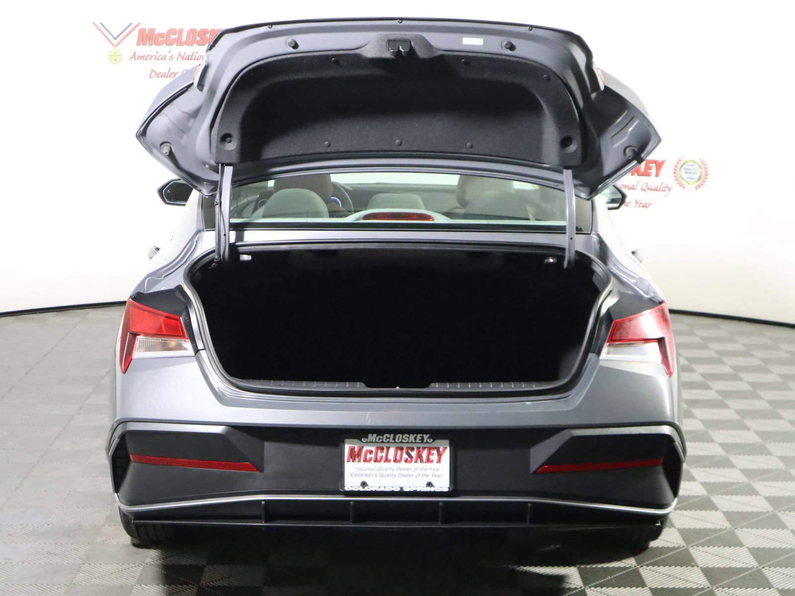 Used 2024 Hyundai Elantra SEL FWD image 11