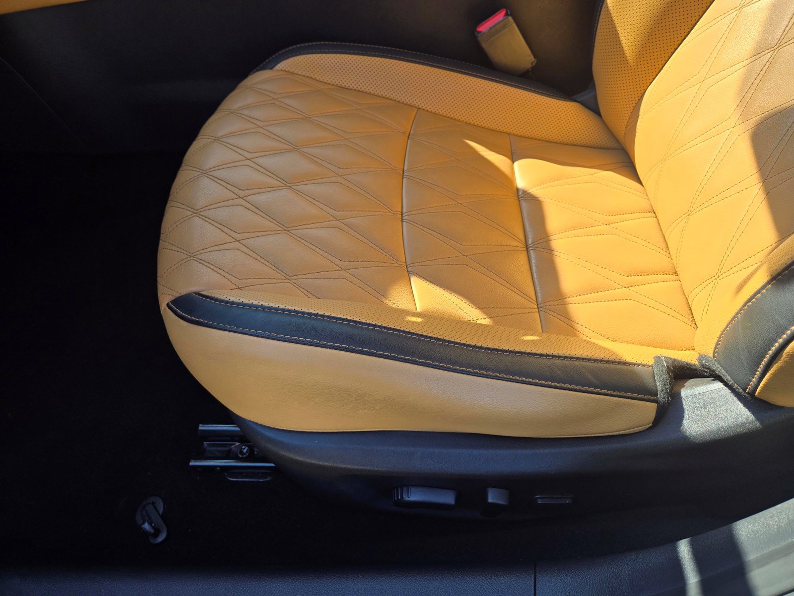 Used 2022 Nissan Sentra SV w/ SV Premium Package FWD image 10