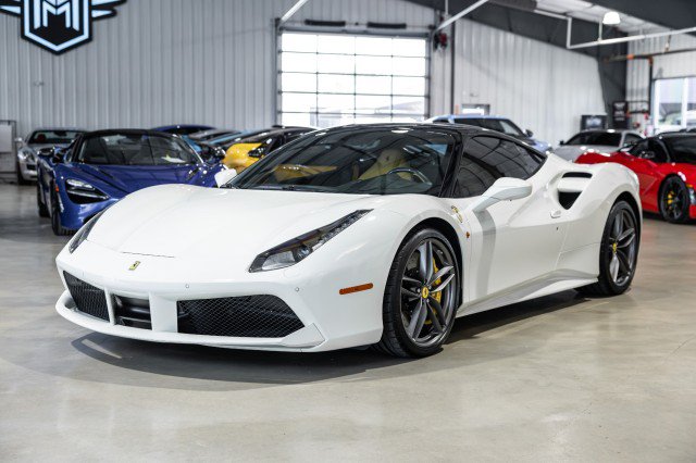 Used 2016 Ferrari 488 GTB RWD image 2