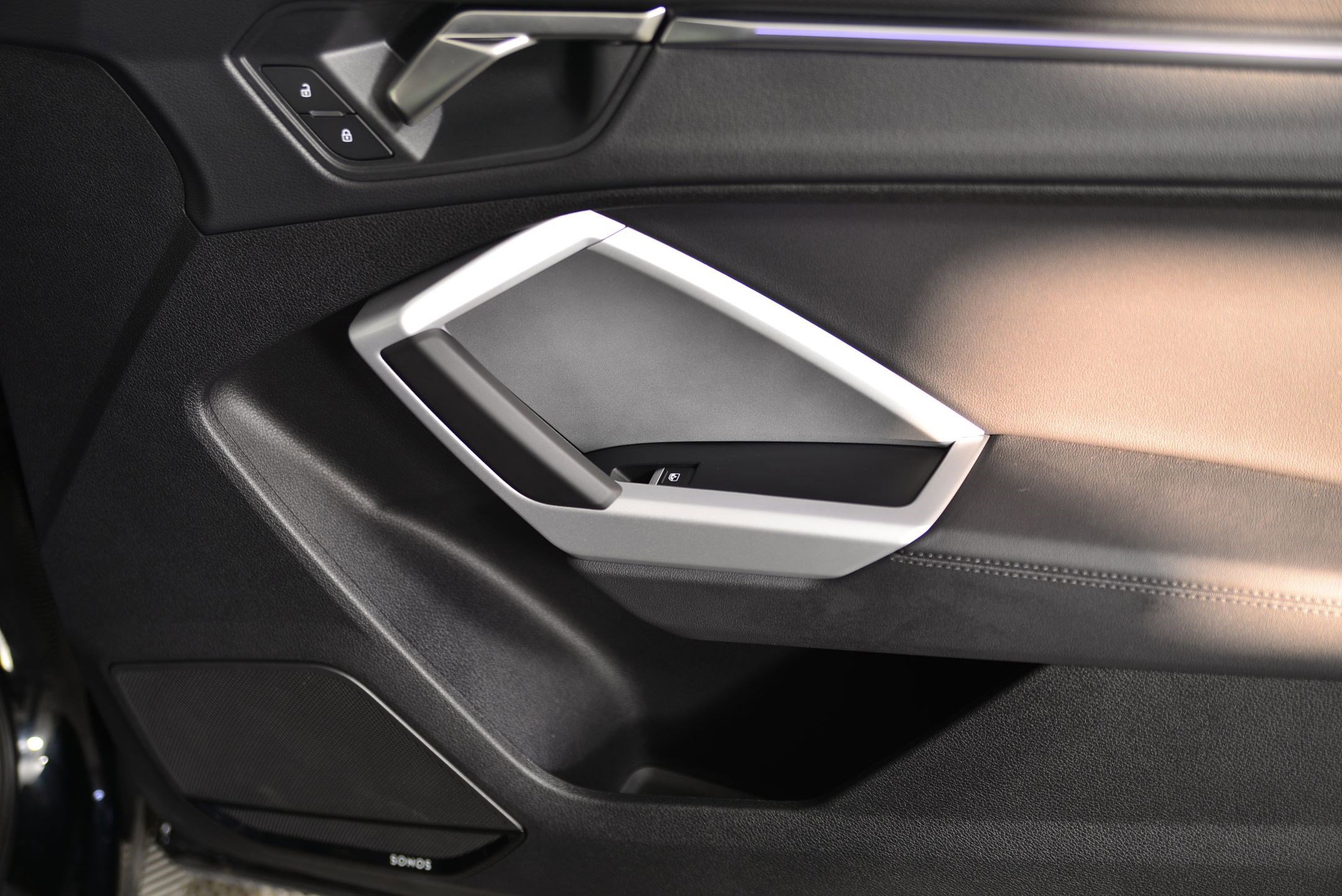 Certified 2025 Audi Q3 2.0T Premium Plus w/ Premium Plus Package image 20