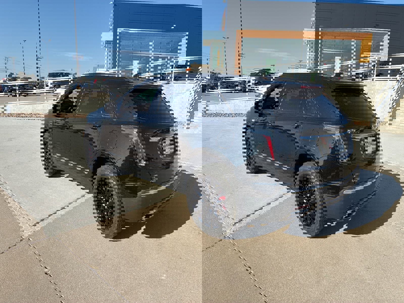 Used 2023 Cadillac XT5 Sportv w/ Technology Package image 3