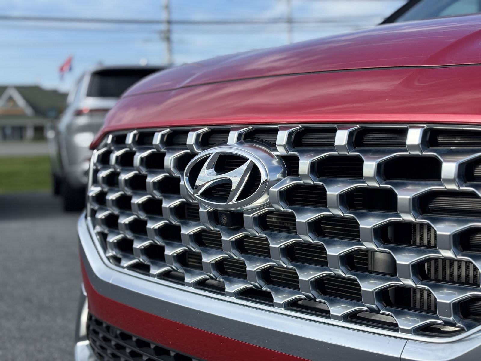 Used 2022 Hyundai Santa Fe Limited w/ Cargo Package AWD/4WD image 4