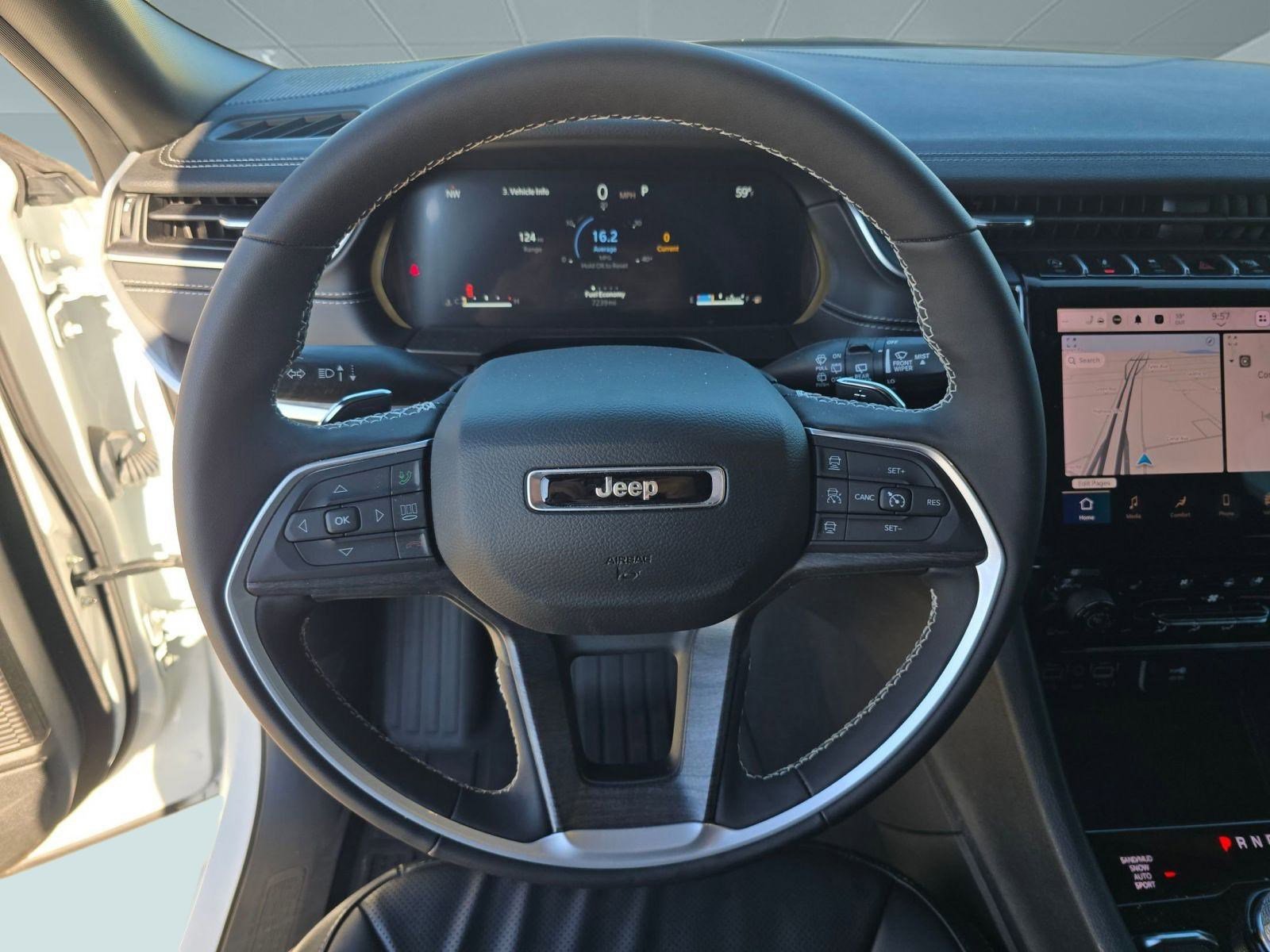 Used 2025 Jeep Grand Cherokee L Limited w/ Luxury Tech Group II image 14