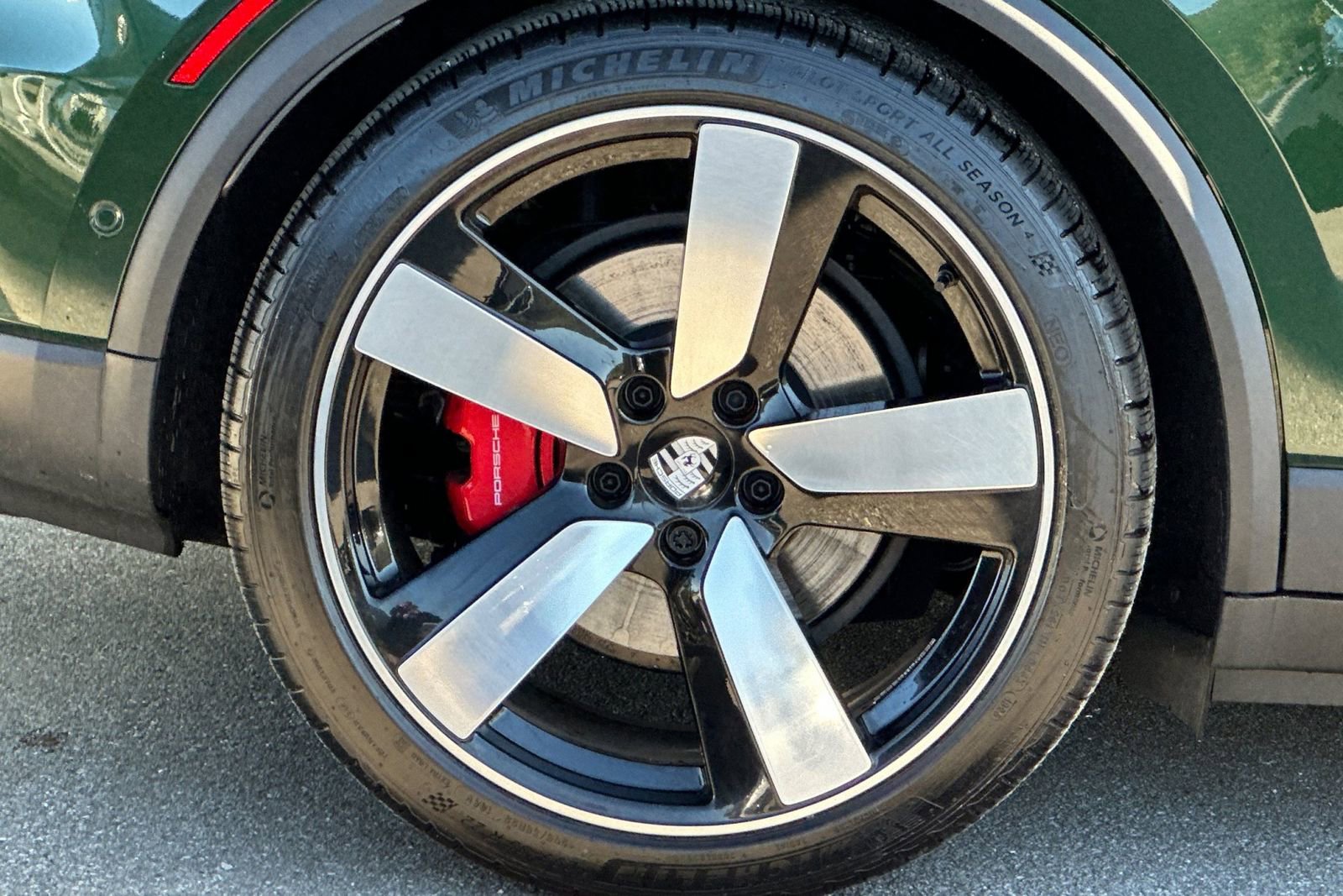 Certified 2025 Porsche Macan 4S Electric image 44