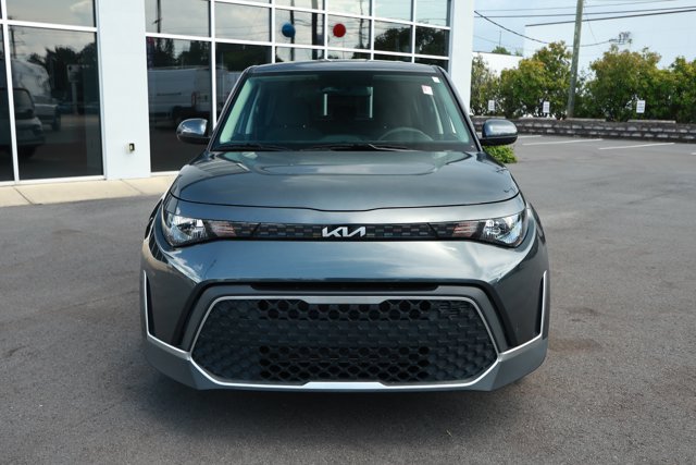 Used 2023 Kia Soul LX FWD image 2