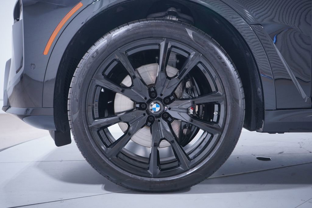 Used 2026 BMW X7 xDrive40i w/ M Sport Package AWD/4WD image 2