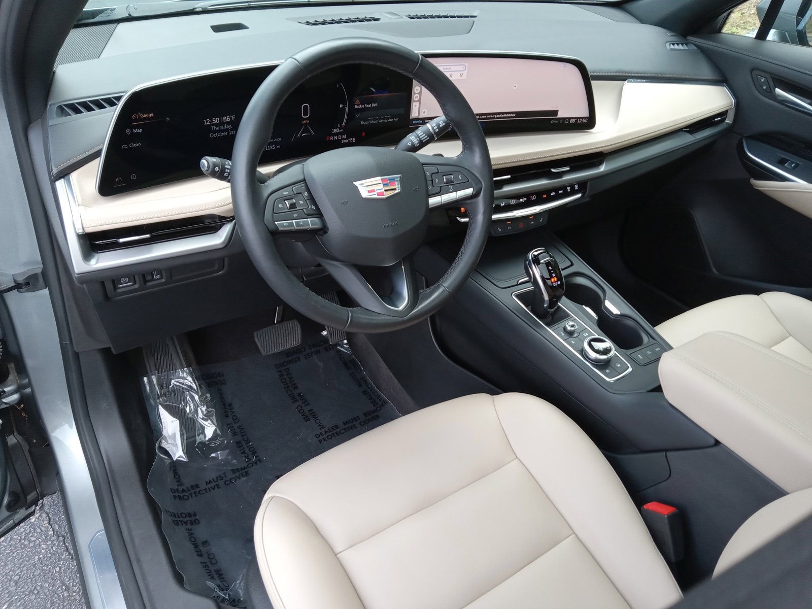 Used 2024 Cadillac XT4 Luxury w/ Cold Weather Package AWD/4WD image 12